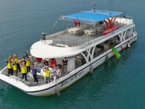 鵬管處攜手水試所放流赤鯥與草蝦，打造大鵬灣永續海洋觀光